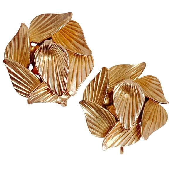 Vintage Signed Star Mid Century Gold Tone Layered Leaf Cluster Clip On Earrings - Picture 1 of 11